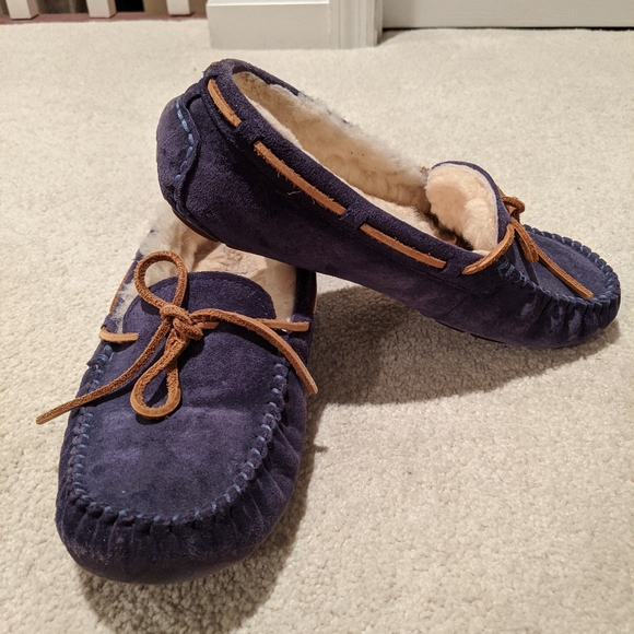 UGG Shoes - UGGs Slippers!